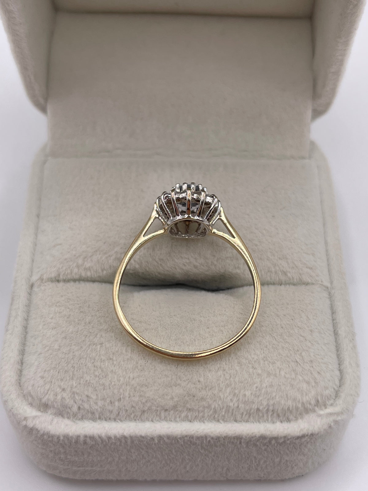 9ct gold sapphire and diamond ring