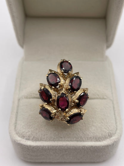 9ct gold garnet cluster ring