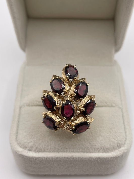 9ct gold garnet cluster ring
