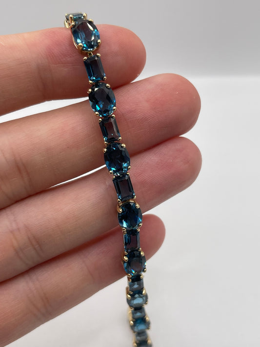 9ct gold London blue topaz bracelet