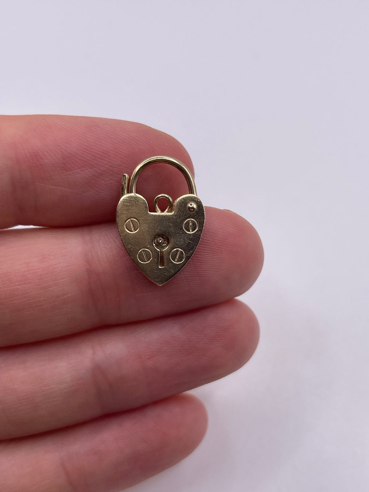 9ct gold padlock 20