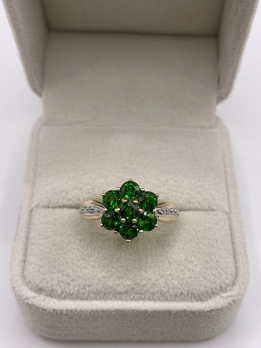 9ct gold diopside and diamond ring