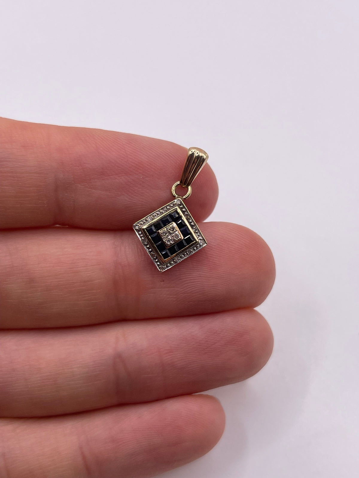 9ct gold sapphire and diamond pendant