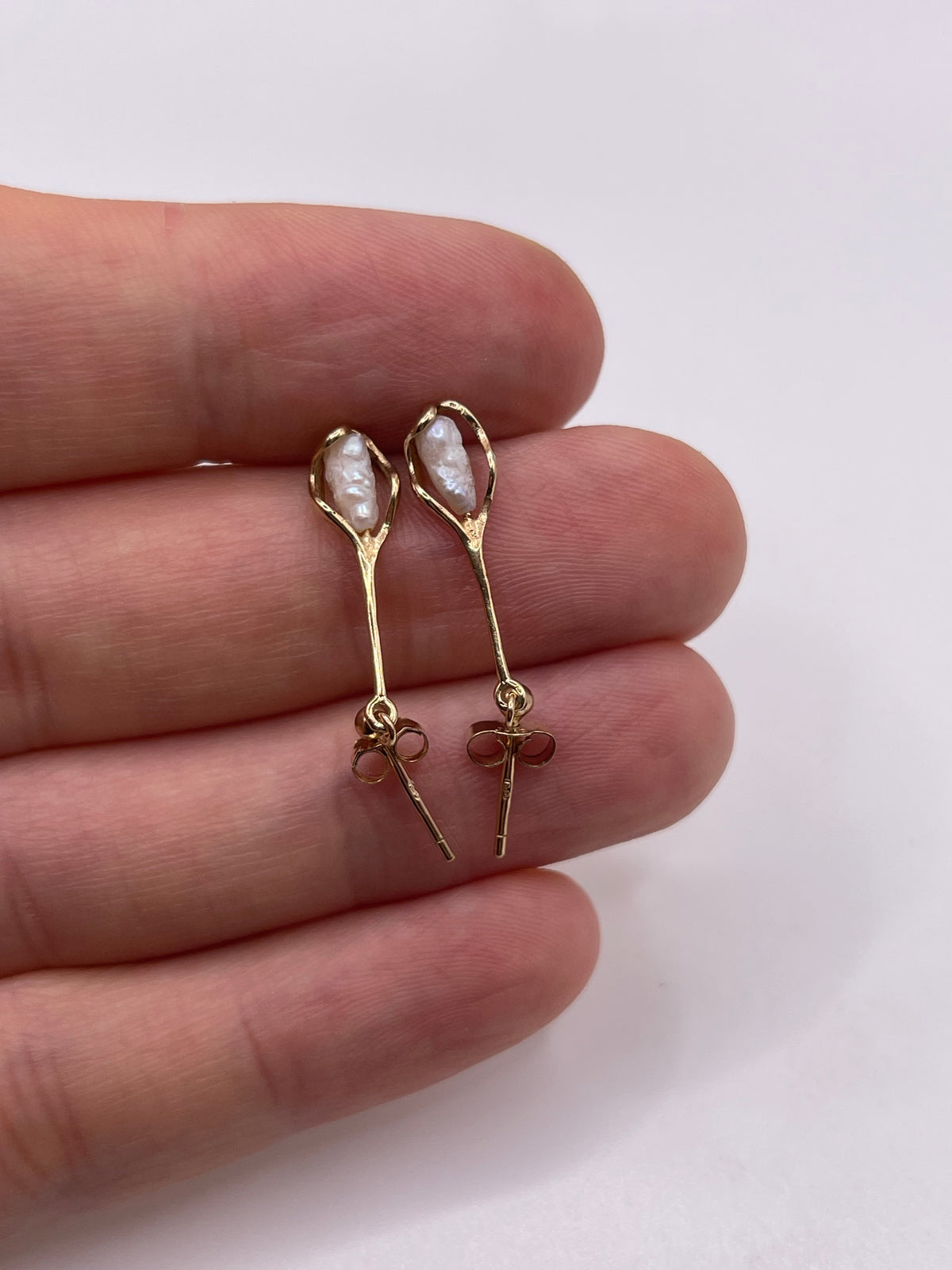 9ct gold pearl earrings