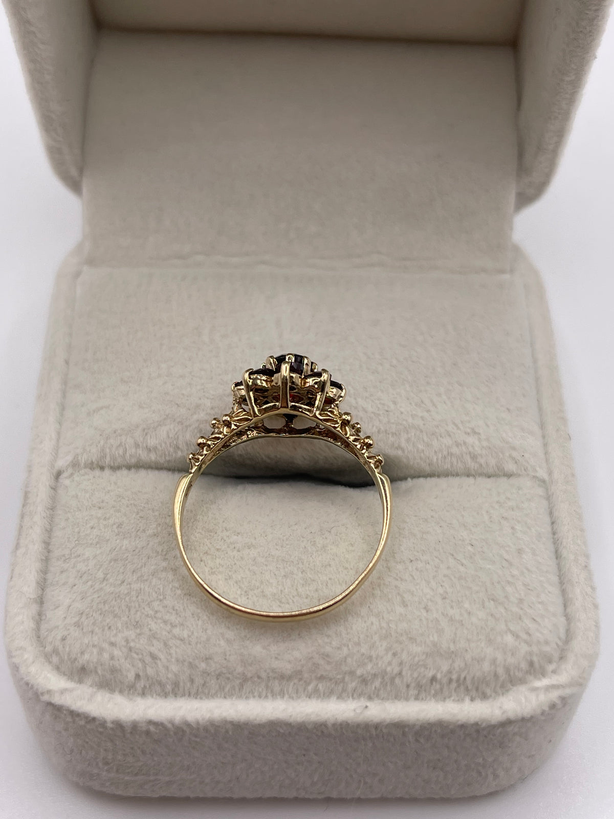 9ct gold garnet cluster ring