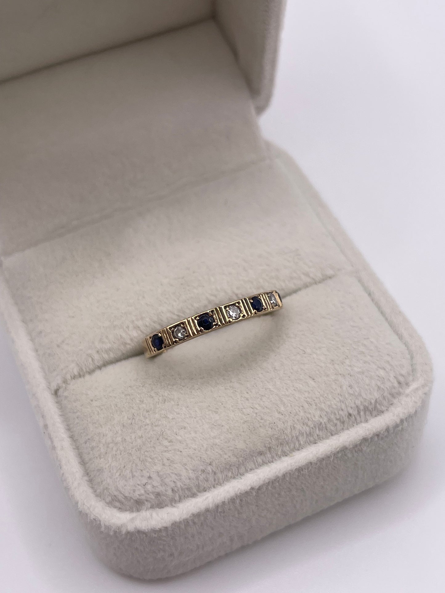 9ct gold sapphire and diamond ring