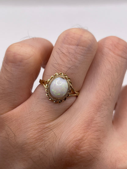 9ct gold opal ring