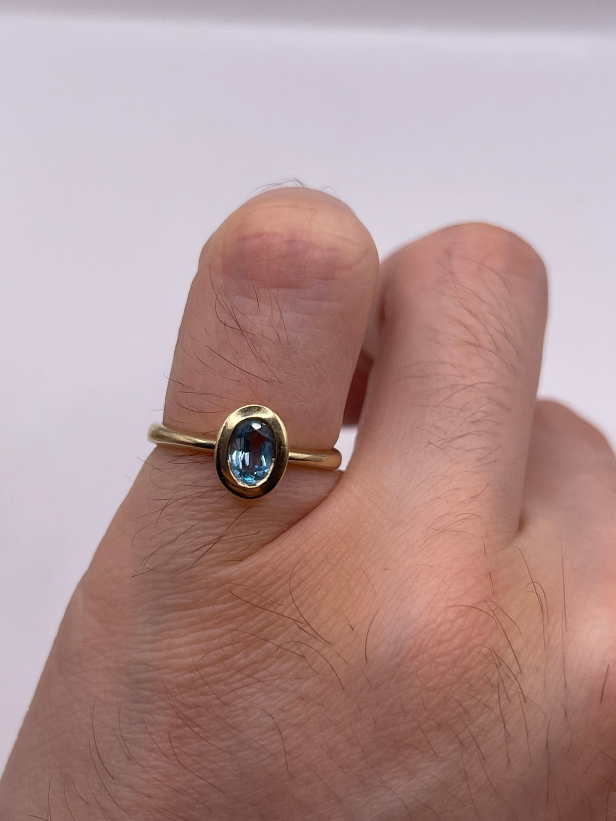 9ct gold topaz ring