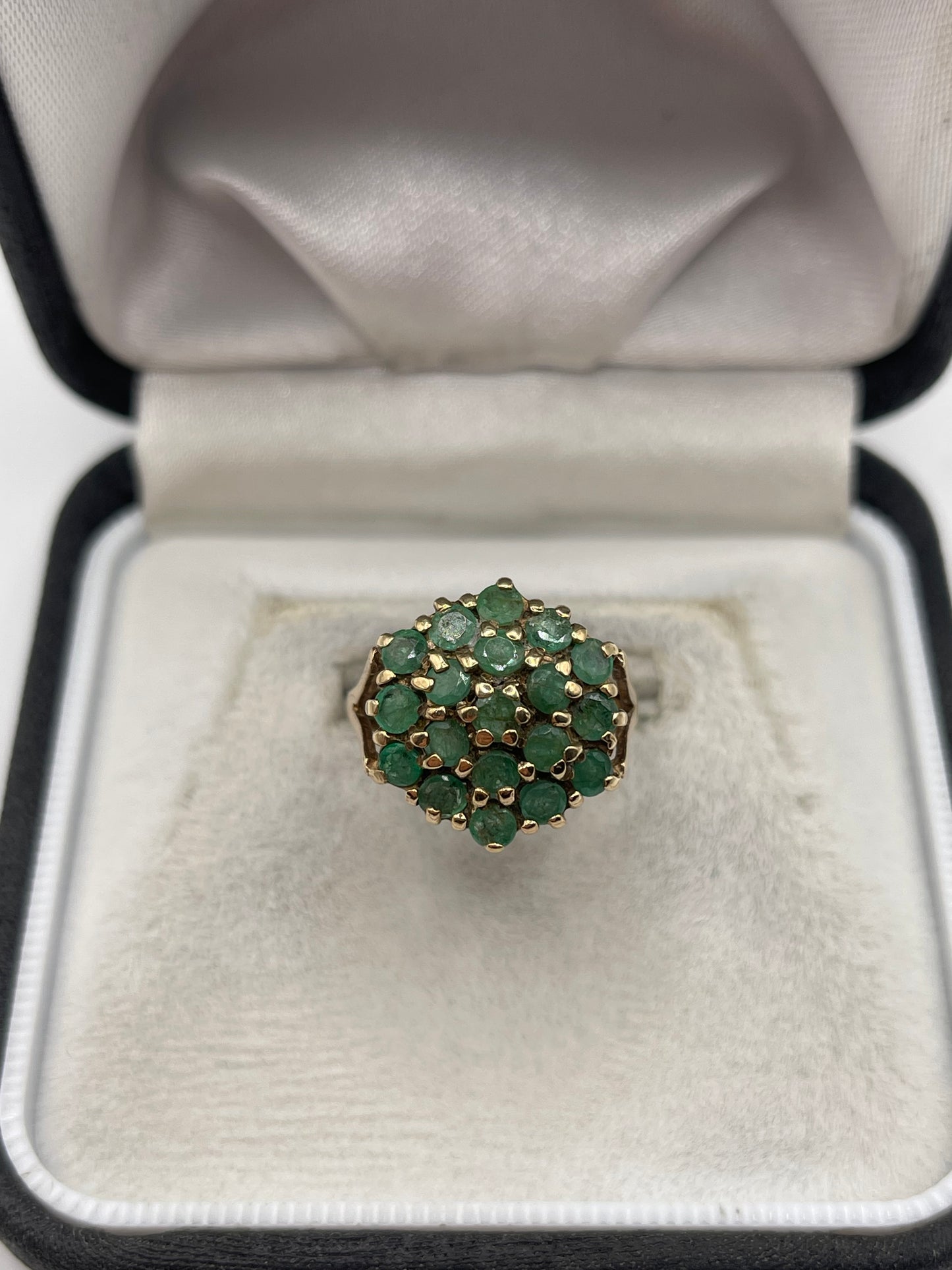 9ct gold emerald cluster ring