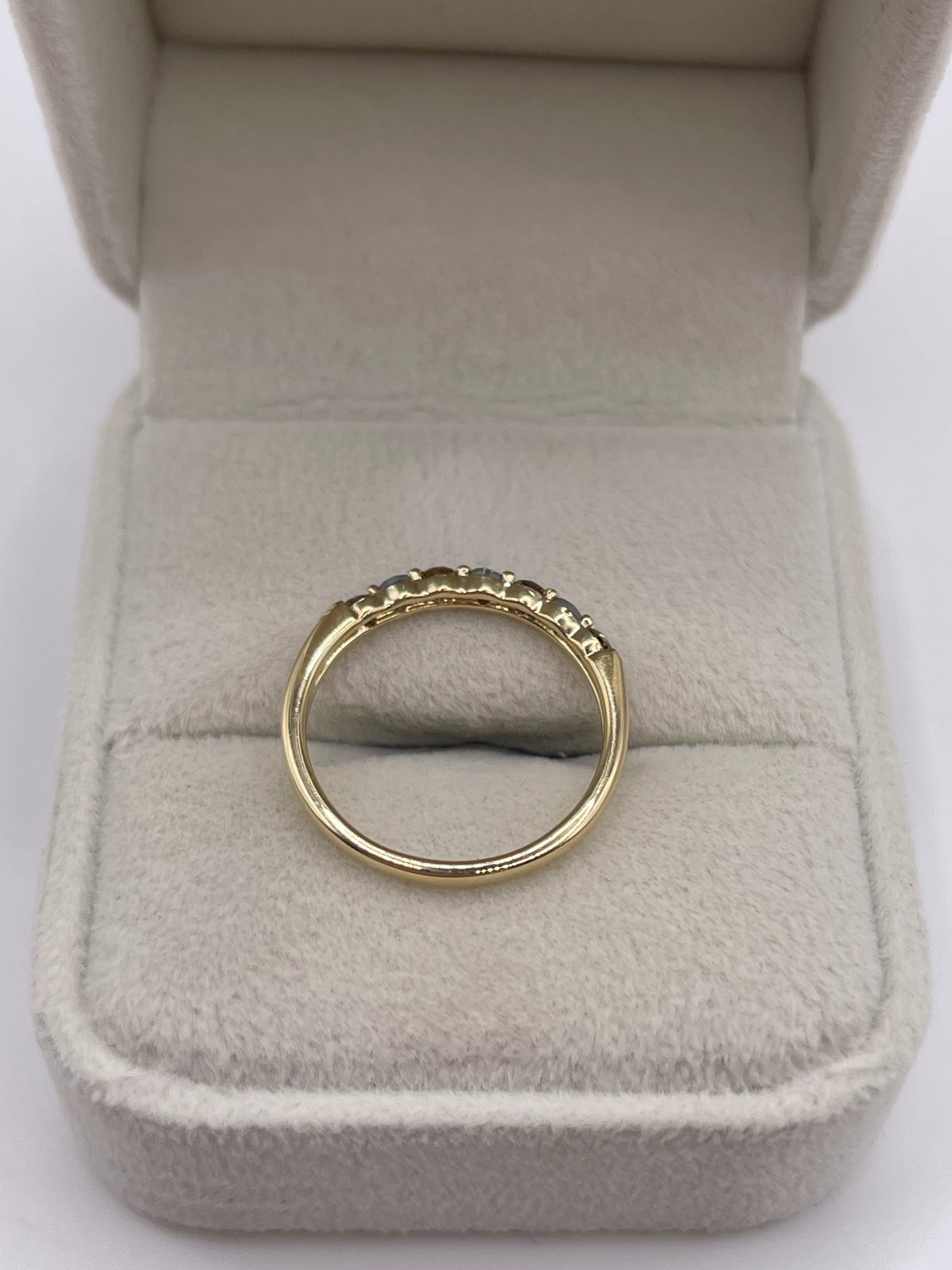 9ct gold alexandrite and diamond ring