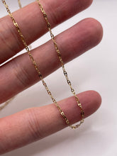 Load image into Gallery viewer, 9ct gold chain 56
