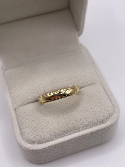 9ct gold patterned band