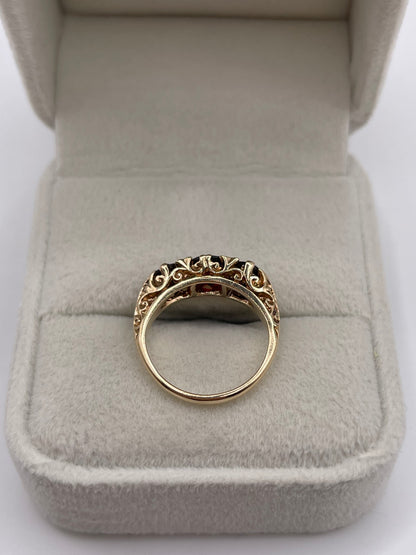 9ct gold garnet ring