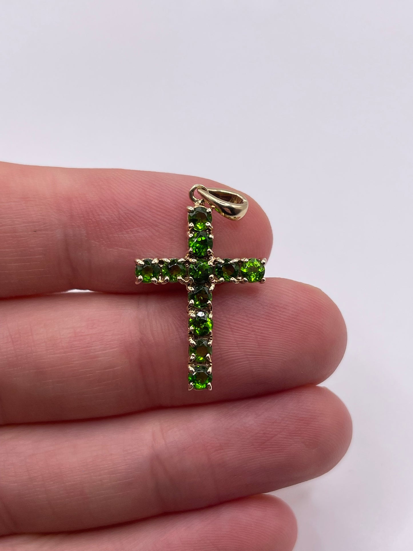 9ct gold diopside cross pendant