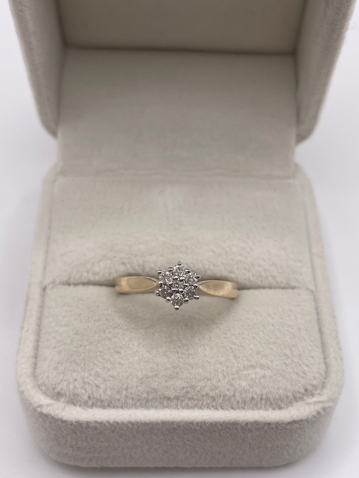 9ct gold diamond cluster ring