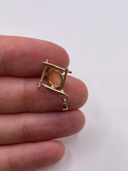 14ct gold coral pendant