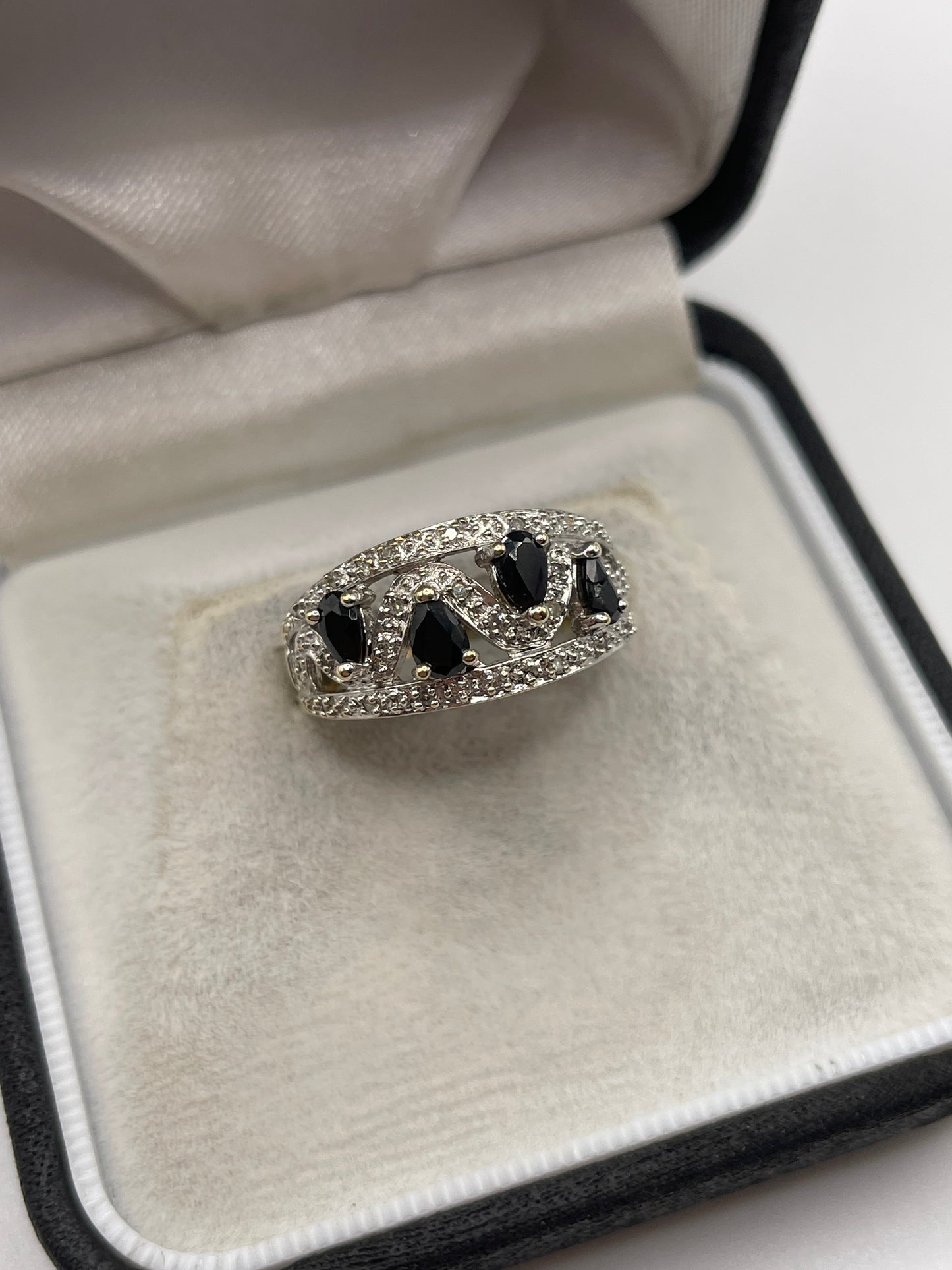 9ct gold sapphire and diamond ring