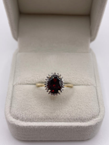 9ct gold garnet and diamond ring