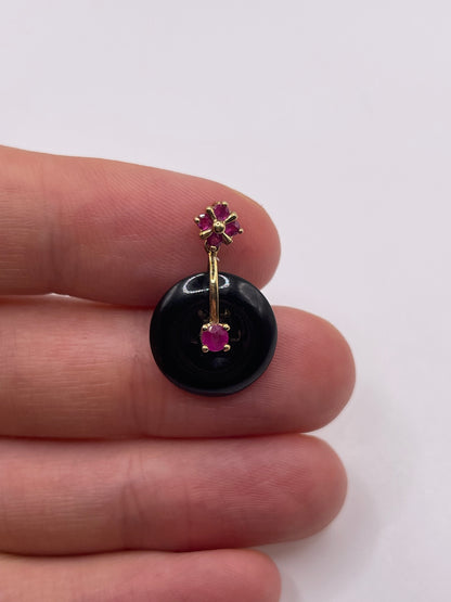 9ct gold onyx and ruby pendant