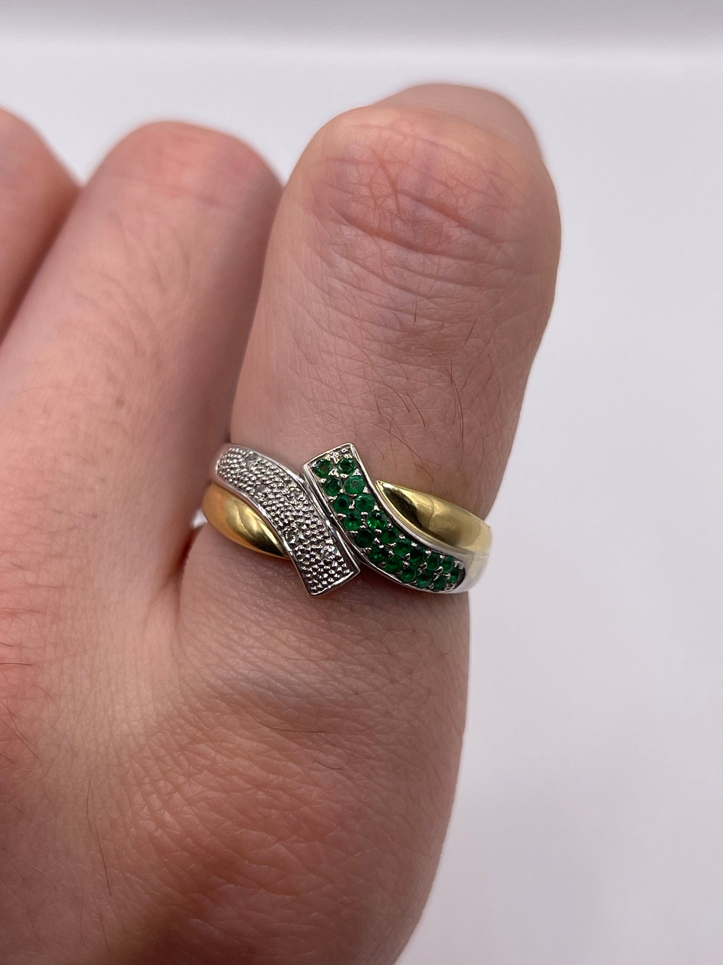 18ct gold emerald and diamond ring