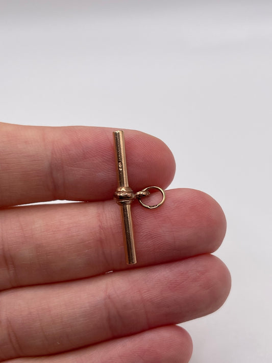 9ct rose gold T bar pendant