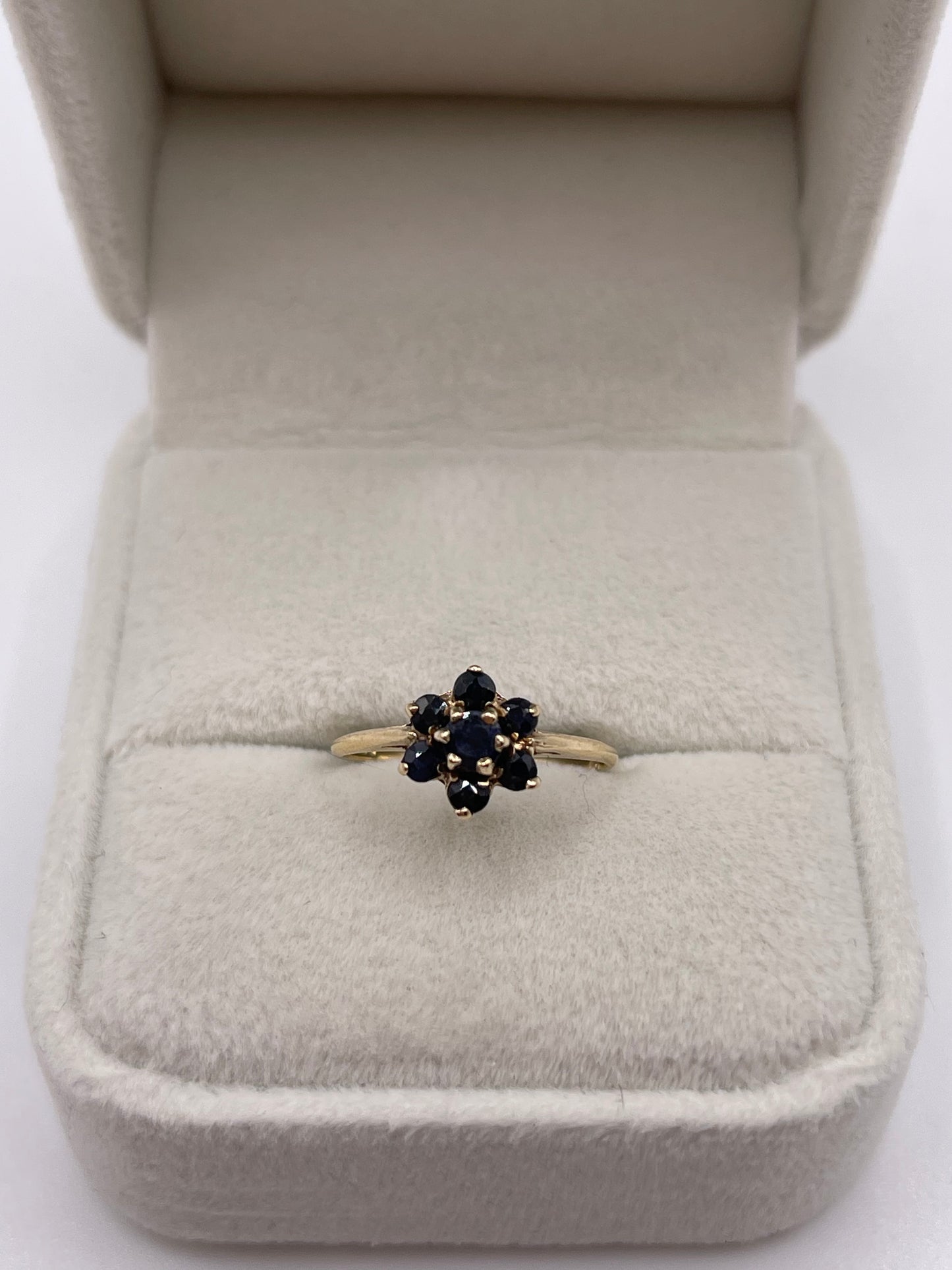 9ct gold sapphire cluster ring
