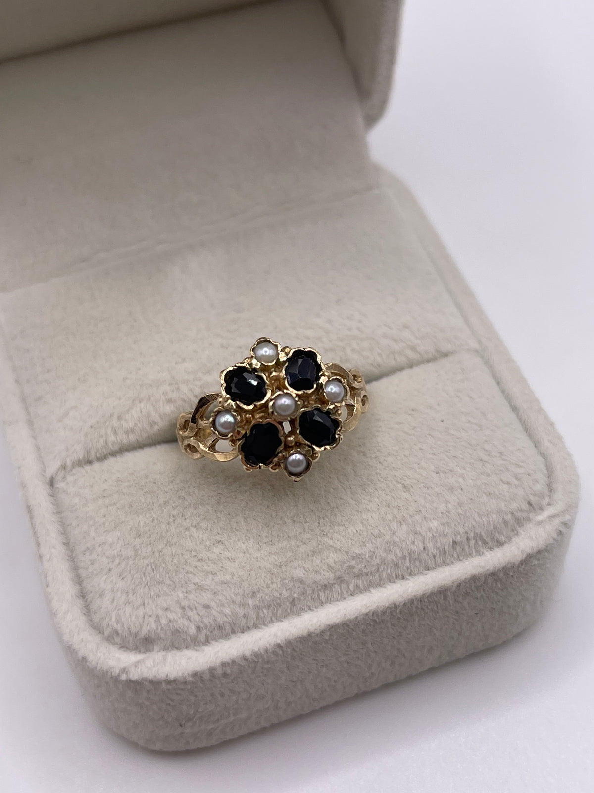 9ct gold sapphire and pearl ring
