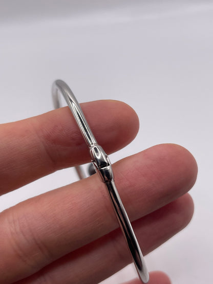 Silver pearl bangle