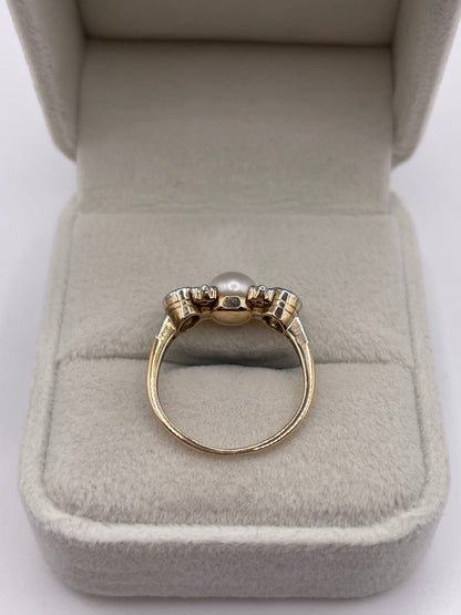 18ct gold pearl and diamond ring