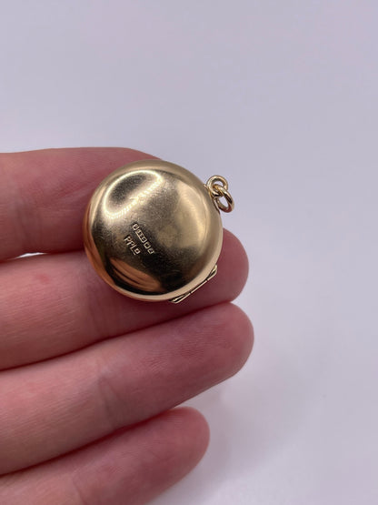 9ct gold locket pendant