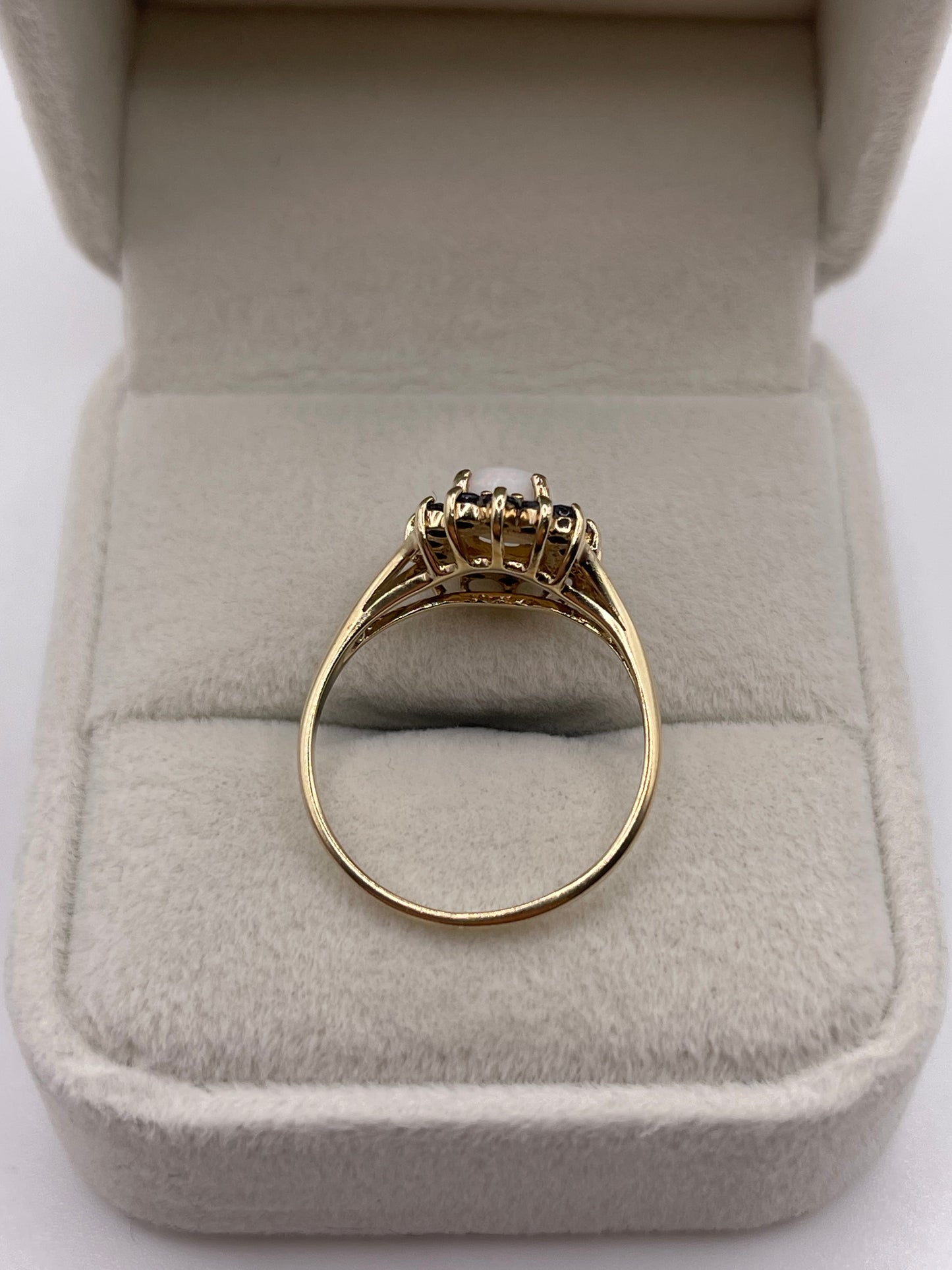 9ct gold opal and sapphire ring