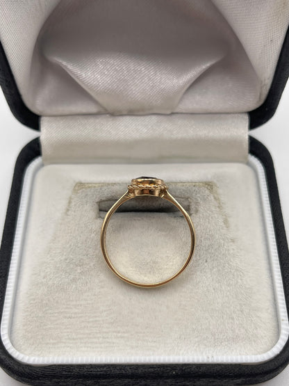 9ct gold garnet ring