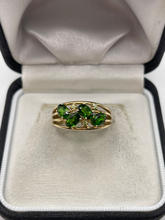9ct gold diopside and quartz ring