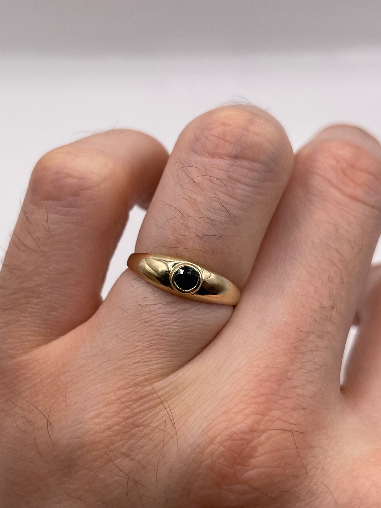 9ct gold sapphire gypsy ring
