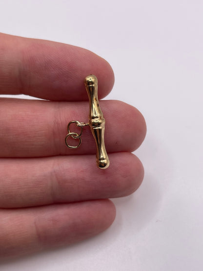 9ct gold t bar pendant