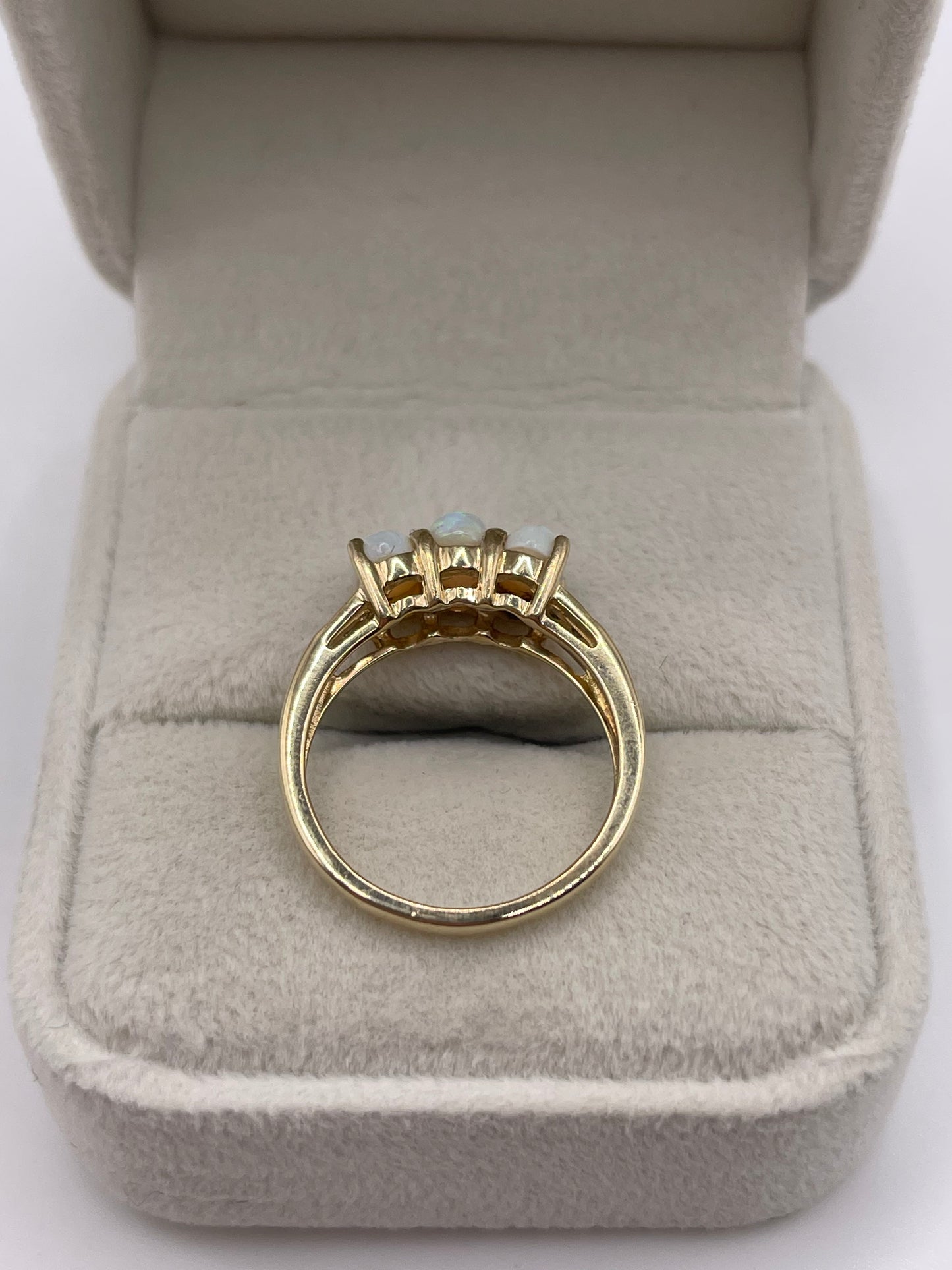 9ct gold opal and diamond ring