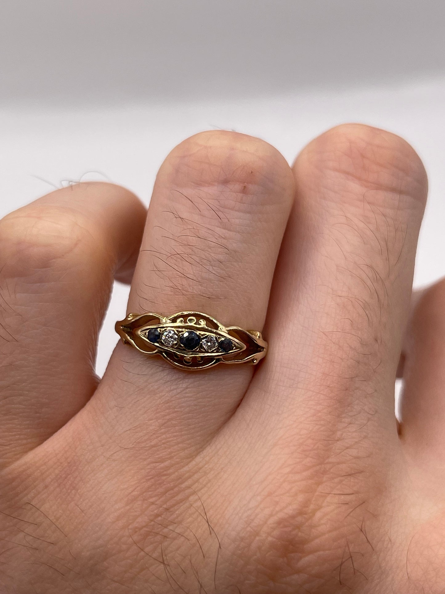 9ct gold sapphire and diamond ring