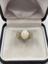 Load image into Gallery viewer, 9ct gold opal ring
