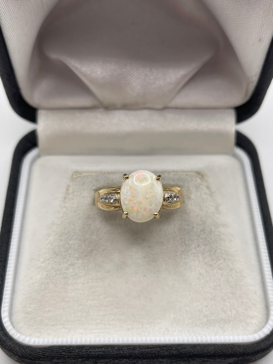 9ct gold opal ring