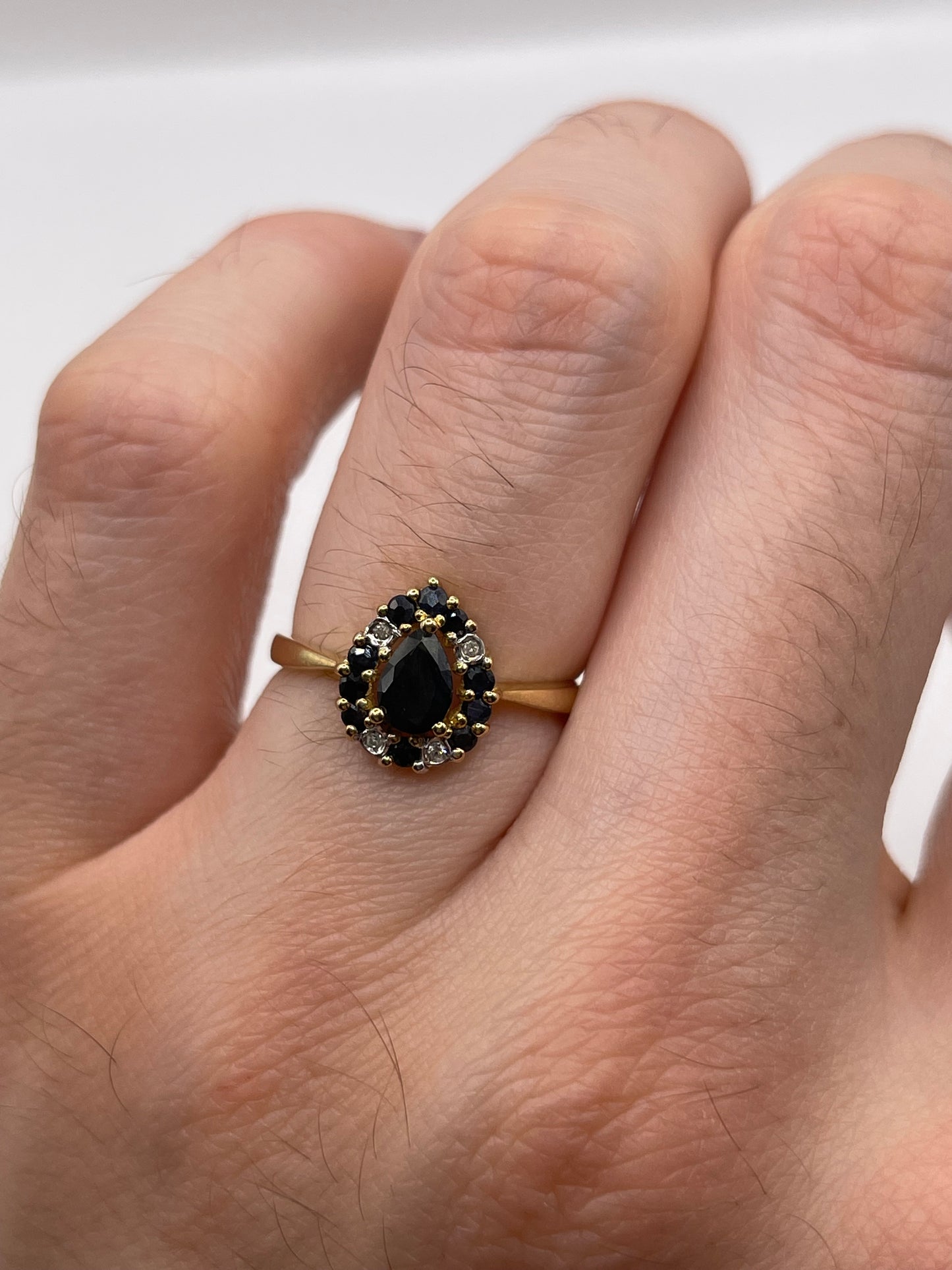 9ct gold sapphire and diamond ring