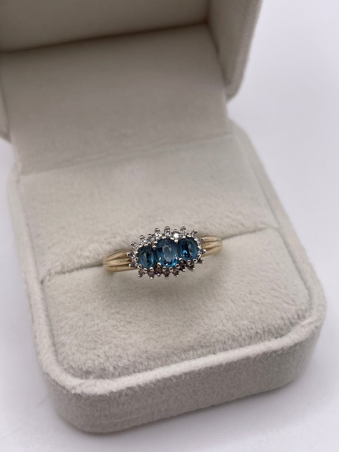 9ct gold topaz and diamond ring