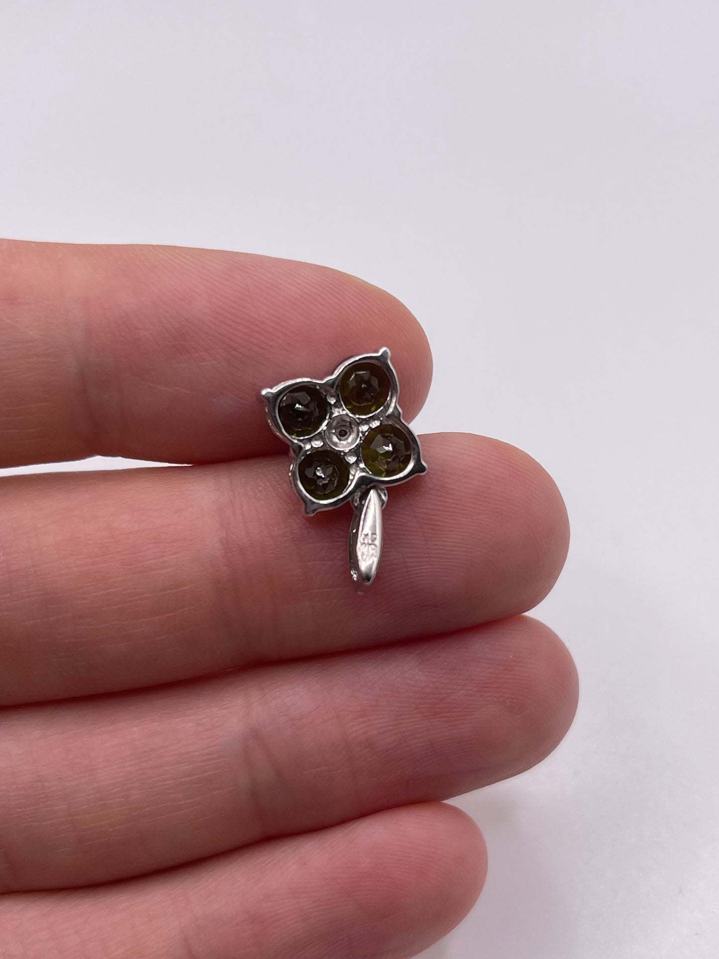 9ct white gold diopside and diamond pendant