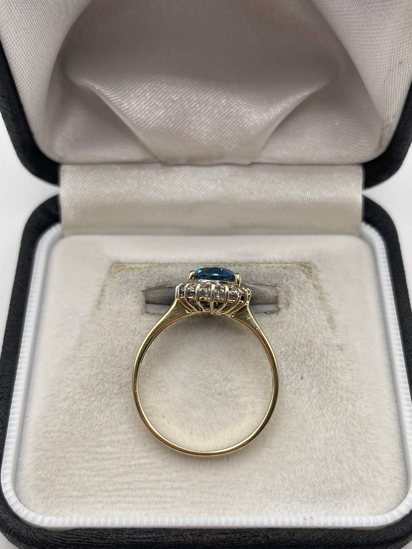9ct gold topaz and diamond ring