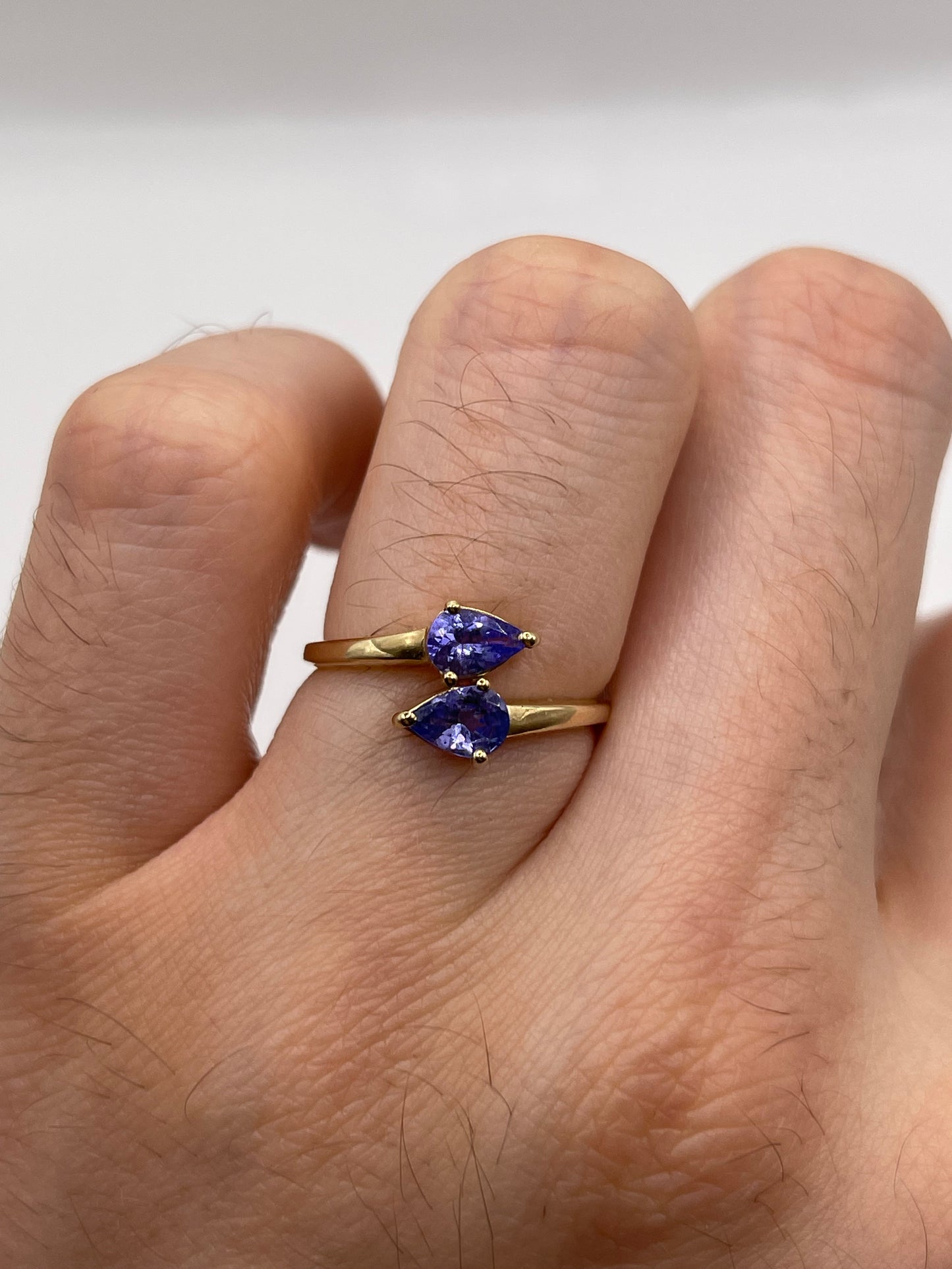 9ct gold tanzanite ring