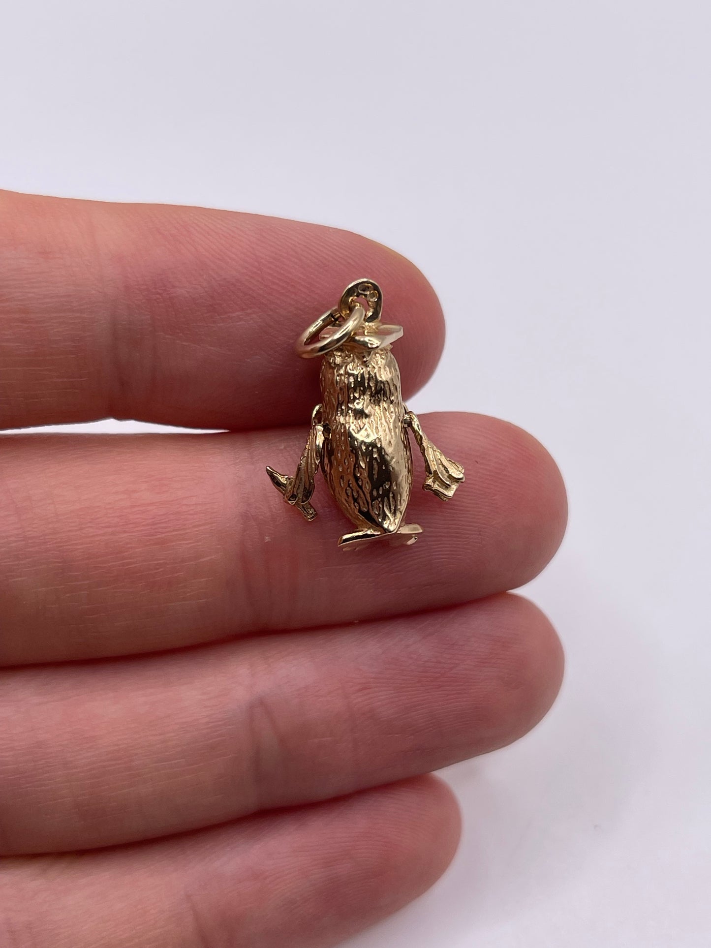 9ct gold graduation owl charm