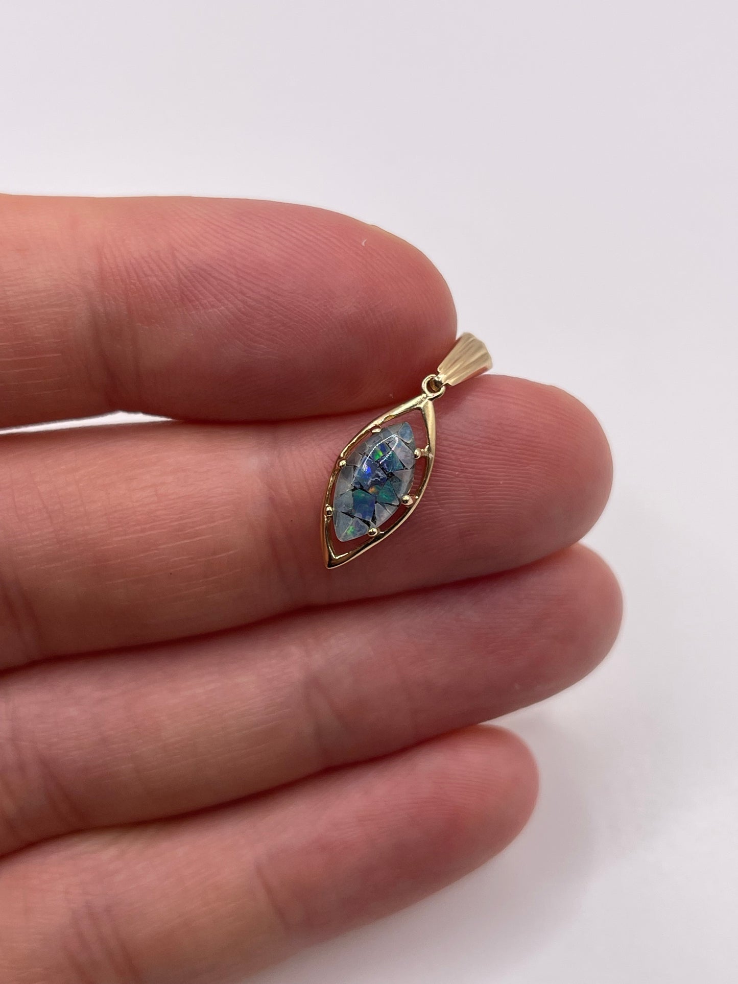 9ct gold black opal triplet pendant