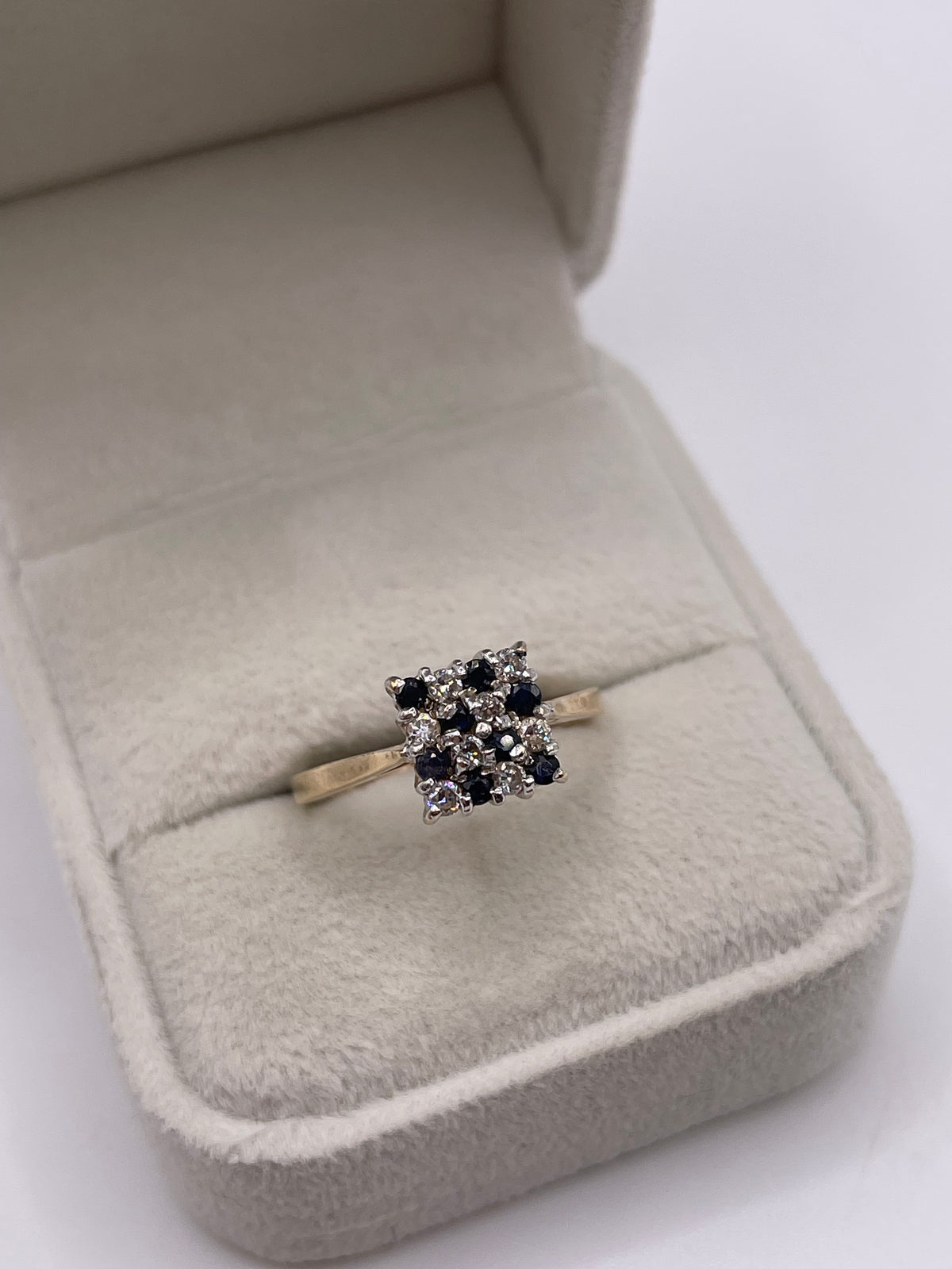 9ct gold sapphire and diamond ring