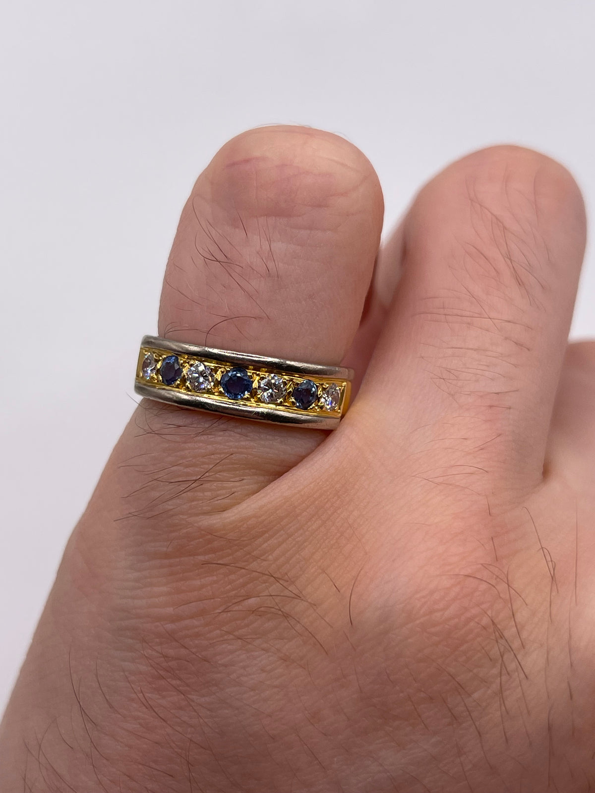 18ct gold sapphire and diamond ring