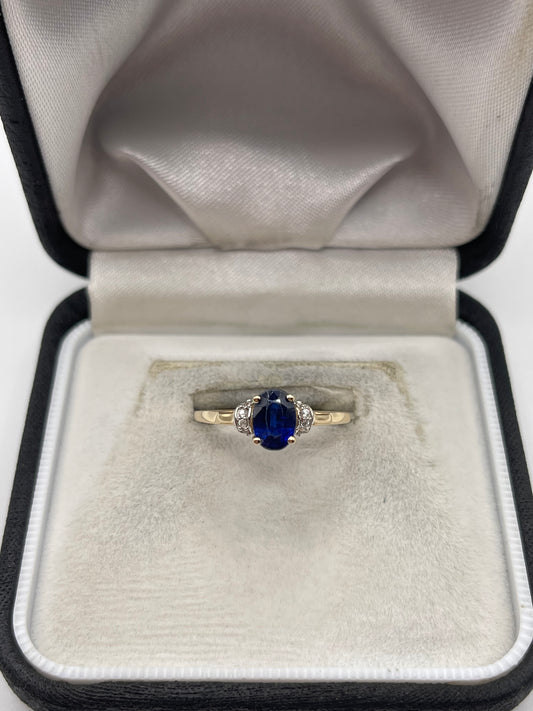 9ct gold kyanite and zircon ring