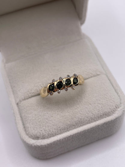 9ct gold green sapphire and diamond ring